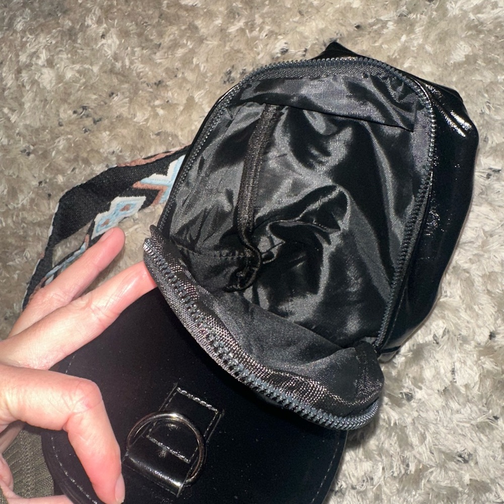 Black Sling Bag With Patterned Strap - image 2